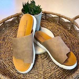 Tan platform Slide Sandal